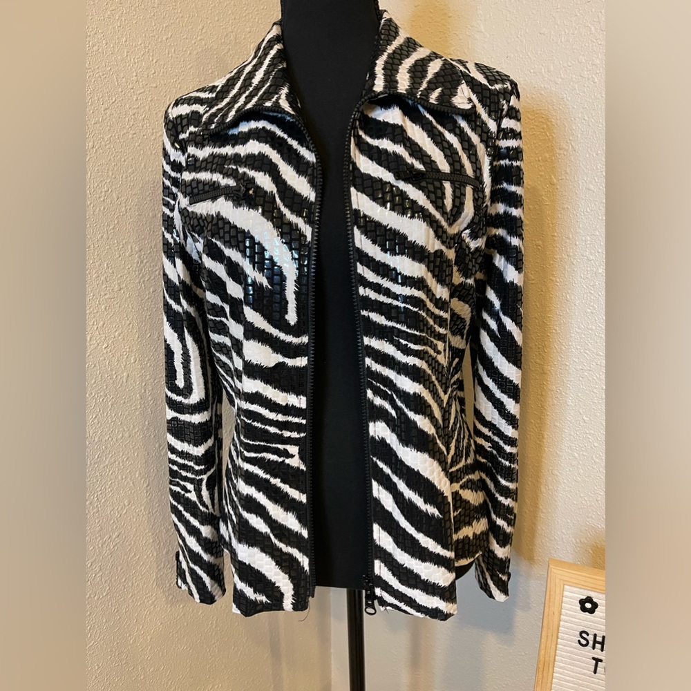 NWOT- Nabi- Black and White Zebra Print Jacket- Size Medium
